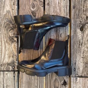 Chelsea boots
